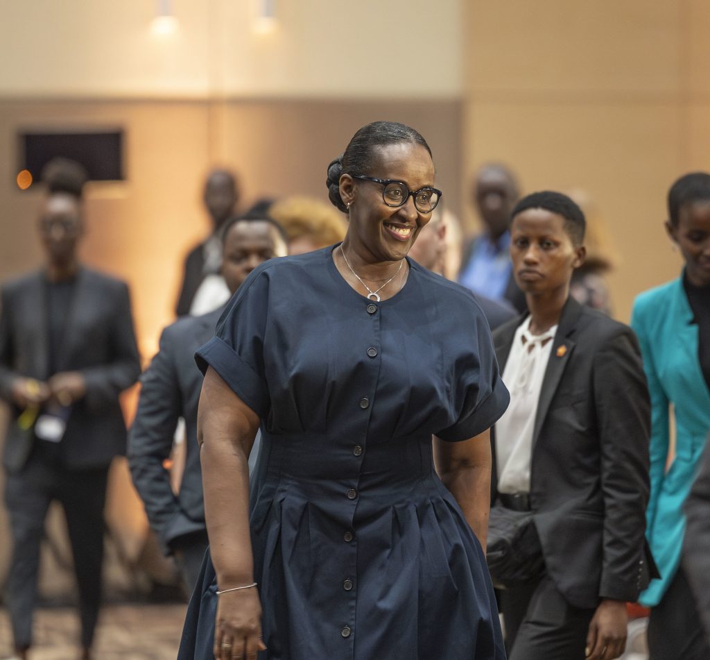 Afurika ntikwiye guhora yakira imfashanyo gusa-Jeannette Kagame  