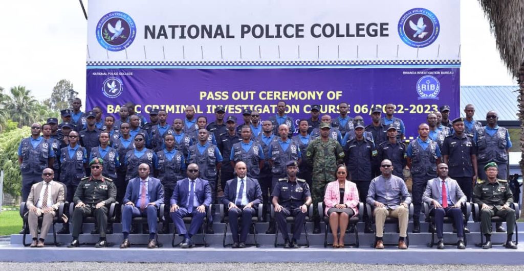Minisitiri Ugirashebuja yasabye abagenzacyaha kwitanga