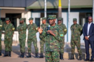 Umugaba Mukuru wa RDF yahaye impanuro Ingabo zigiye muri Mozambique 