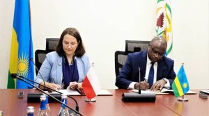 U Rwanda na Pologne basinye amasezerano yo kunoza ikoranabuhanga mu misoro