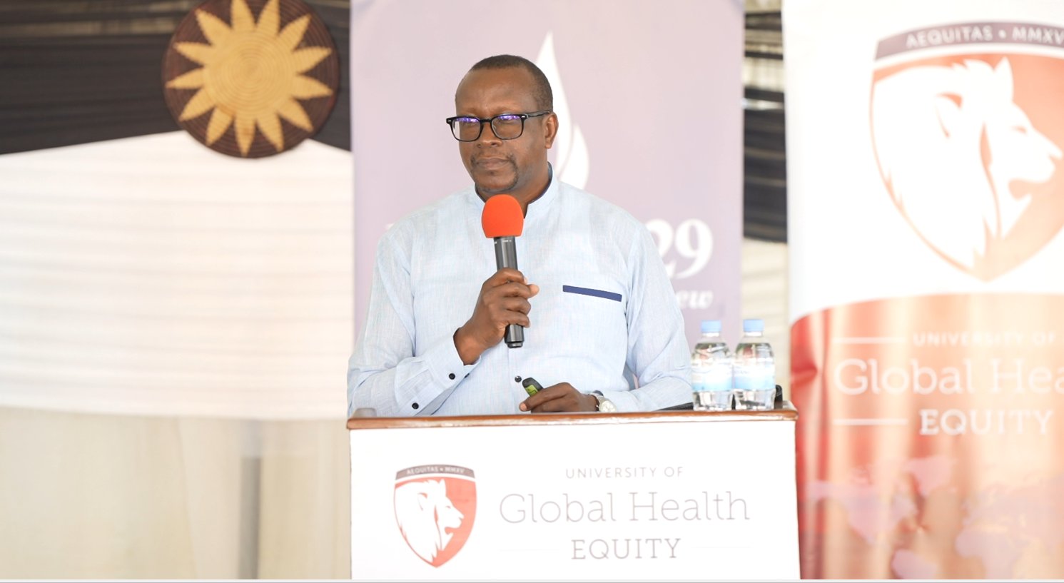 Minisitiri Dr Bizimana yanenze abaganga bishoye muri Jenoside yakorewe Abatutsi
