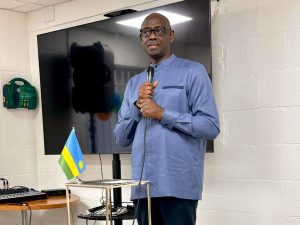 Amb. Busingye yanyomoje abashinja u Rwanda kuba rudatekanye ku mpunzi