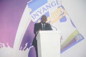 U Rwanda rwungutse ikoranabuhanga ryongera ubuziranenge bw’amata