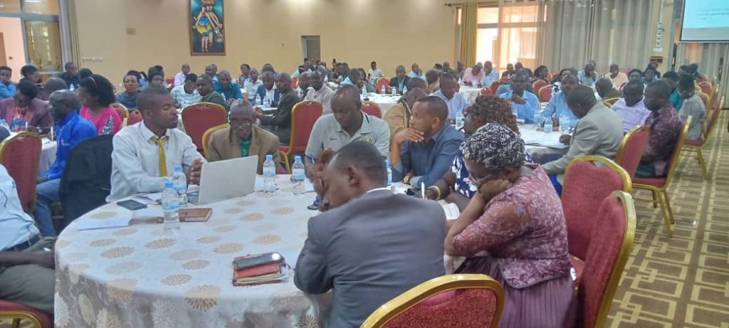 REB: Imwe mu myitwarire ikwiye kuranga abayobozi b’ibigo