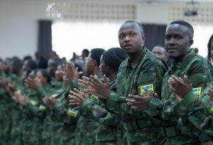 Perezida Kagame yagaragarije urubyiruko ibyiza byo kwinjira muri RDF