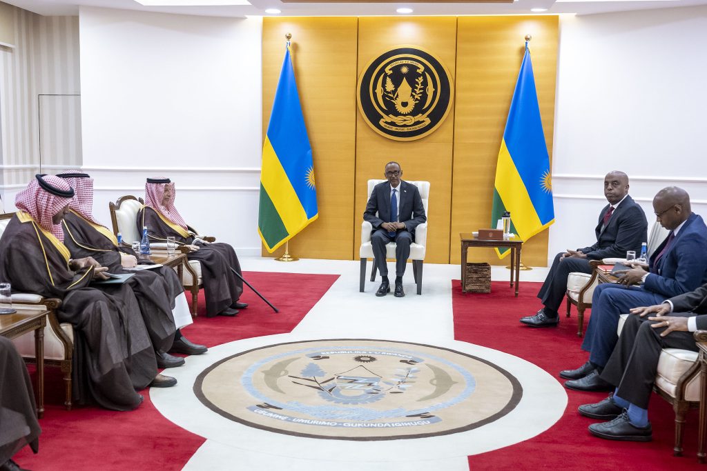 Umwami wa Saudi Arabia yoherereje ubutumwa Perezida Kagame