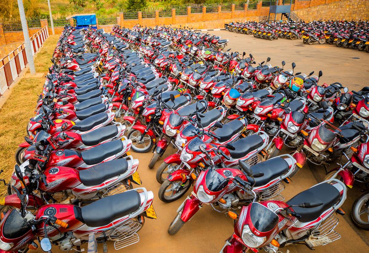 Kigali: Ibinyabiziga birenga 200 byafashwe bidacanye amatara