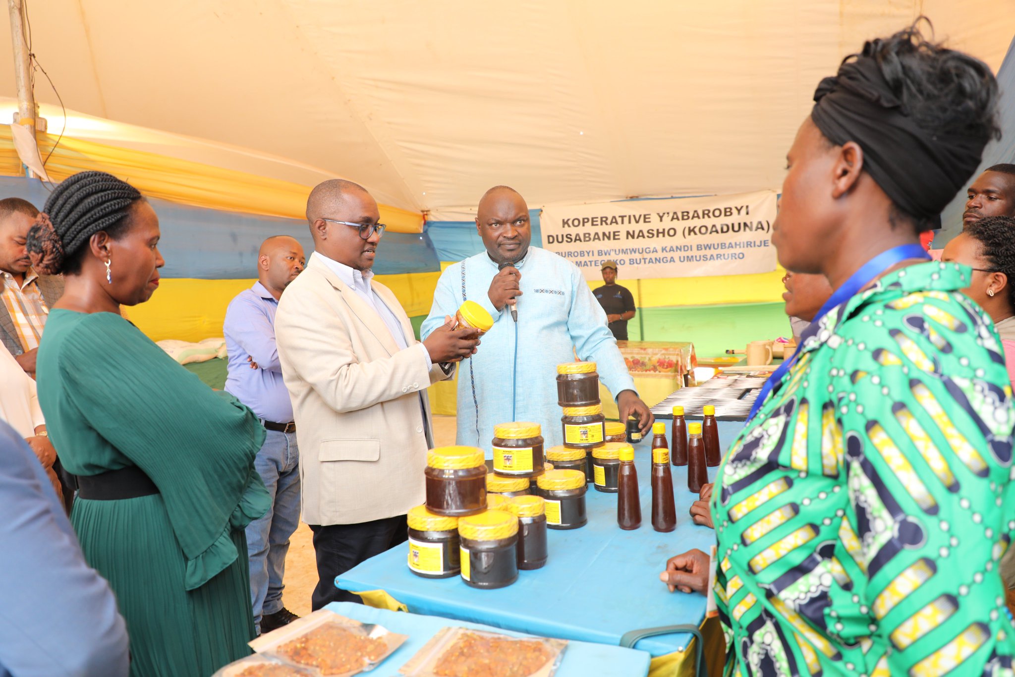 MINICOM yashishikarije abikorera kongera ibyo bakora mu bwinshi no mu bwiza