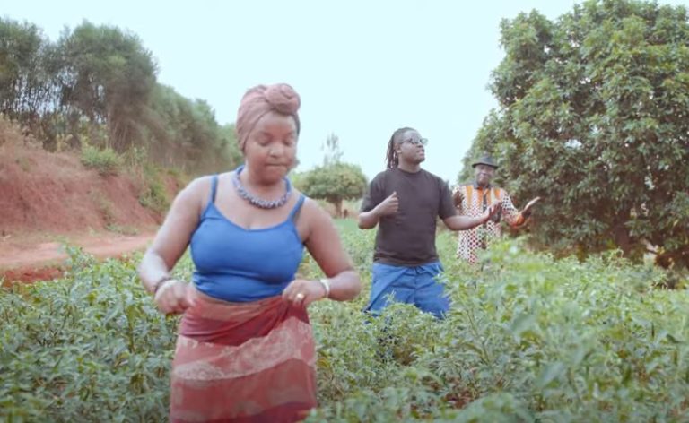 Melodie, Clarisse na Makanyaga bahuriye mu ndirimbo yitwa Tekana