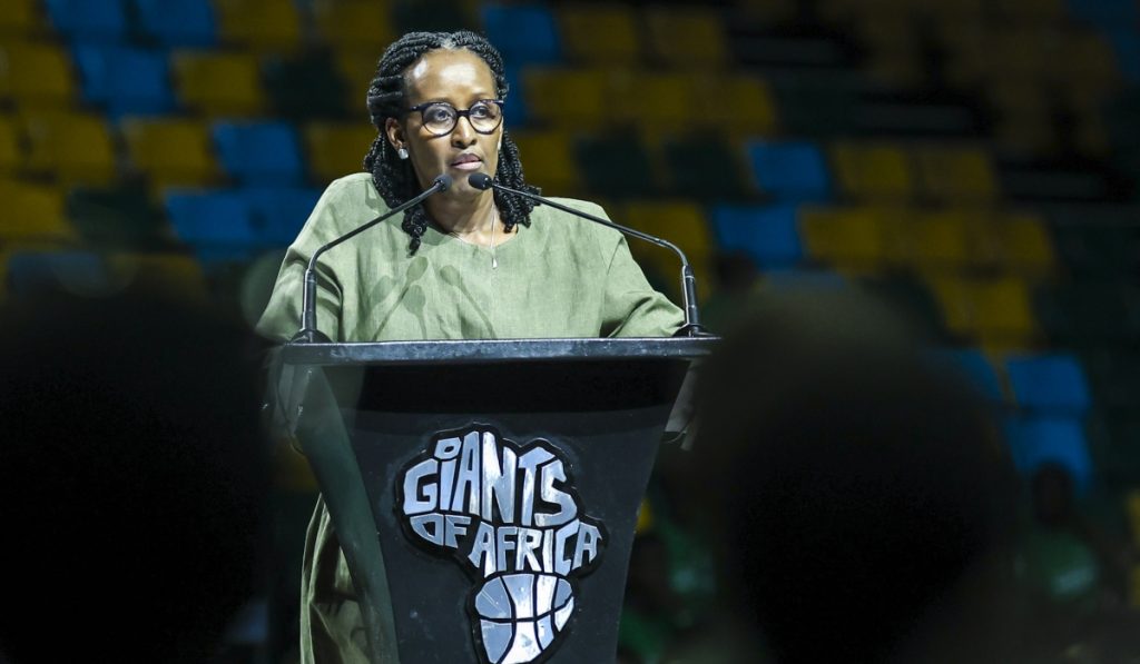 Jeannette Kagame yifurije urubyiruko ubuzima bwiza, umunezero n’iterambere