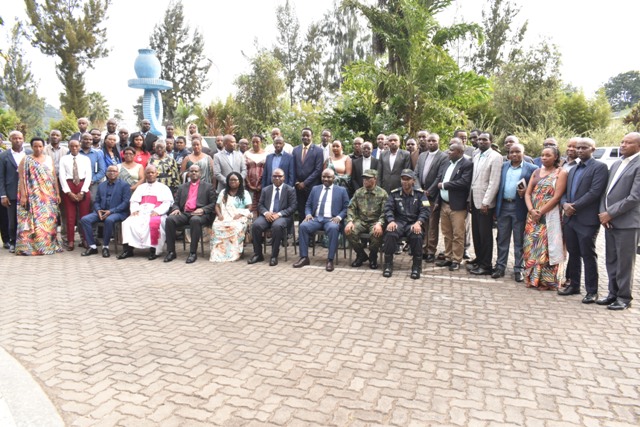 Guverineri mushya w’Intara y’Amajyaruguru yasabwe gukomeza ubumwe bw’Abanyarwanda