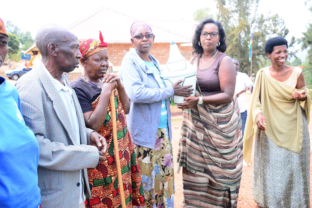 Umujyi wa Kigali wasabye abatuye i Kanyinya kudasesagura (Amafoto)