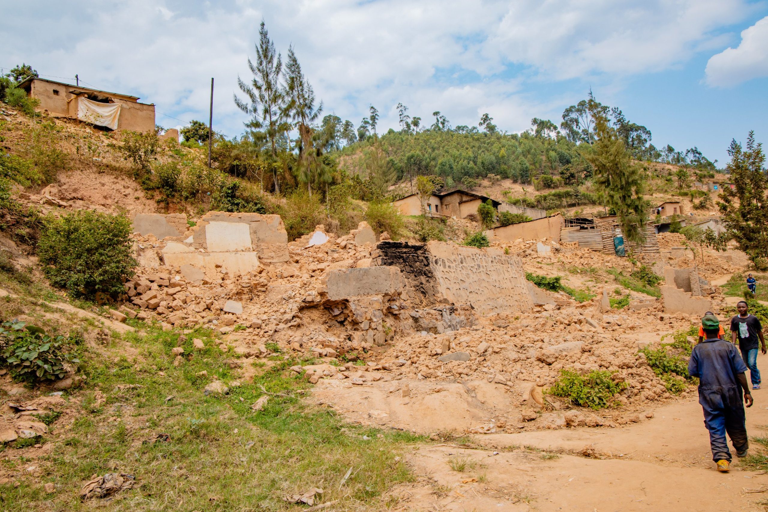Kigali: Abasaga 4200 biganjemo abapangayi bimutse mu manegeka