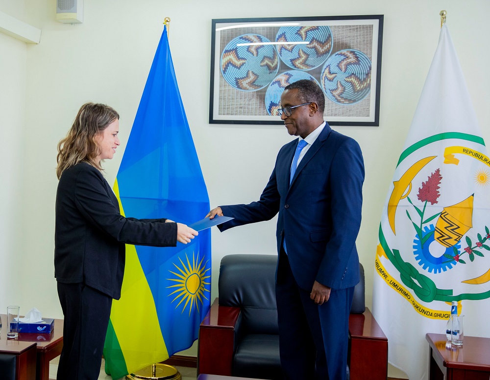 Ambasaderi mushya wa Isiraheli yishimiye urugwiro yakiranywe mu Rwanda