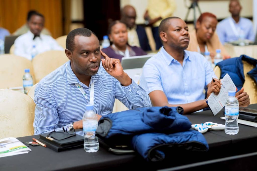 Abacungamari bahawe ubumenyi ku kurwanya amafaranga akoreshwa mu buriganya