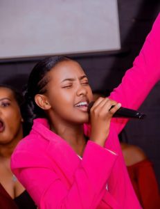 Umulisa yashyize hanze indirimbo y’amashusho