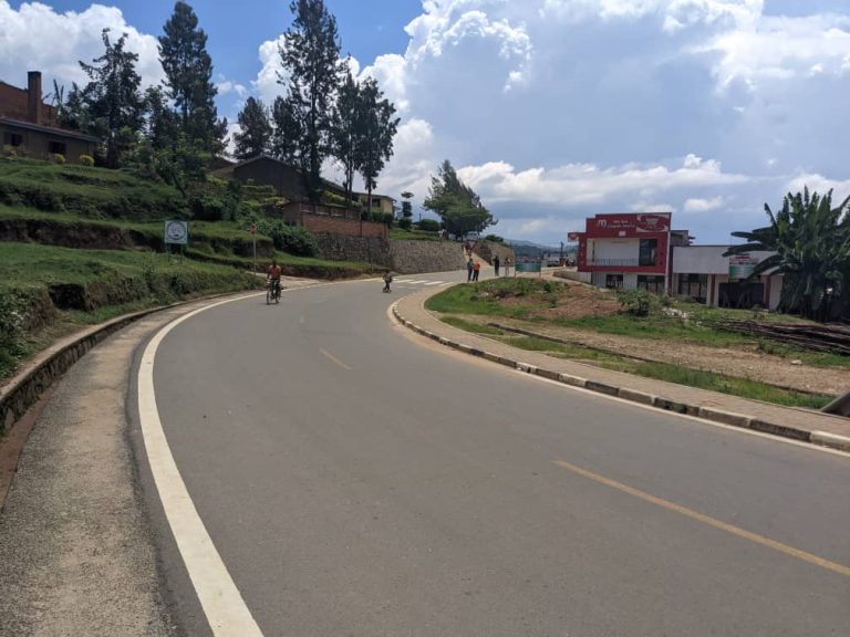 Nyamasheke: Perezida Kagame baramushimira umuhanda wa kaburimbo Tyazo-Kibogora-Kabuga