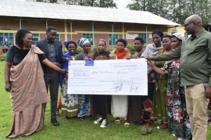 Musanze: Amatsinda y’abagore yahawe inkunga ya miliyoni 10 Frw