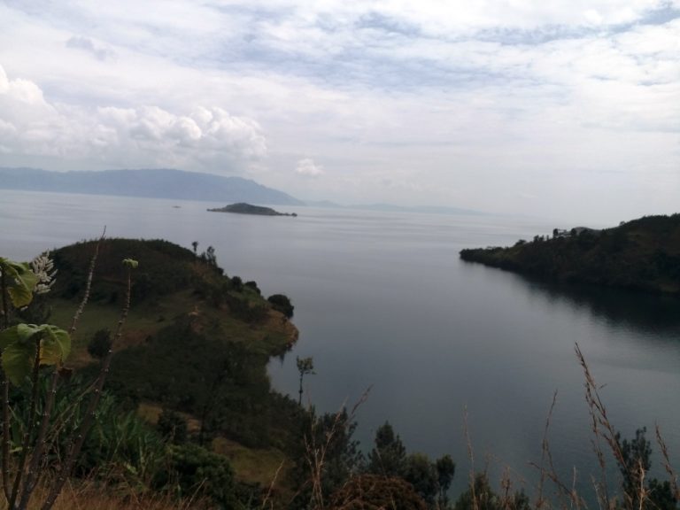 Nyamasheke: Abarobaga bitemewe batewe n’abitwaje intwaro gakondo