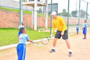 Tennis: Abatoza baturutse muri USA n’i Burayi mu kuzamura impano z’abato