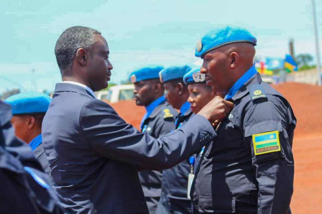 Abapolisi b’u Rwanda bari muri MINUSCA bambitswe imidali y’ishimwe