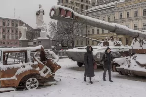 Kyiv yarashe drone 10 na misile zo mu Burusiya