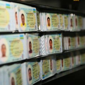Buri kwezi hatangwa indangamuntu 50 000 -MINALOC