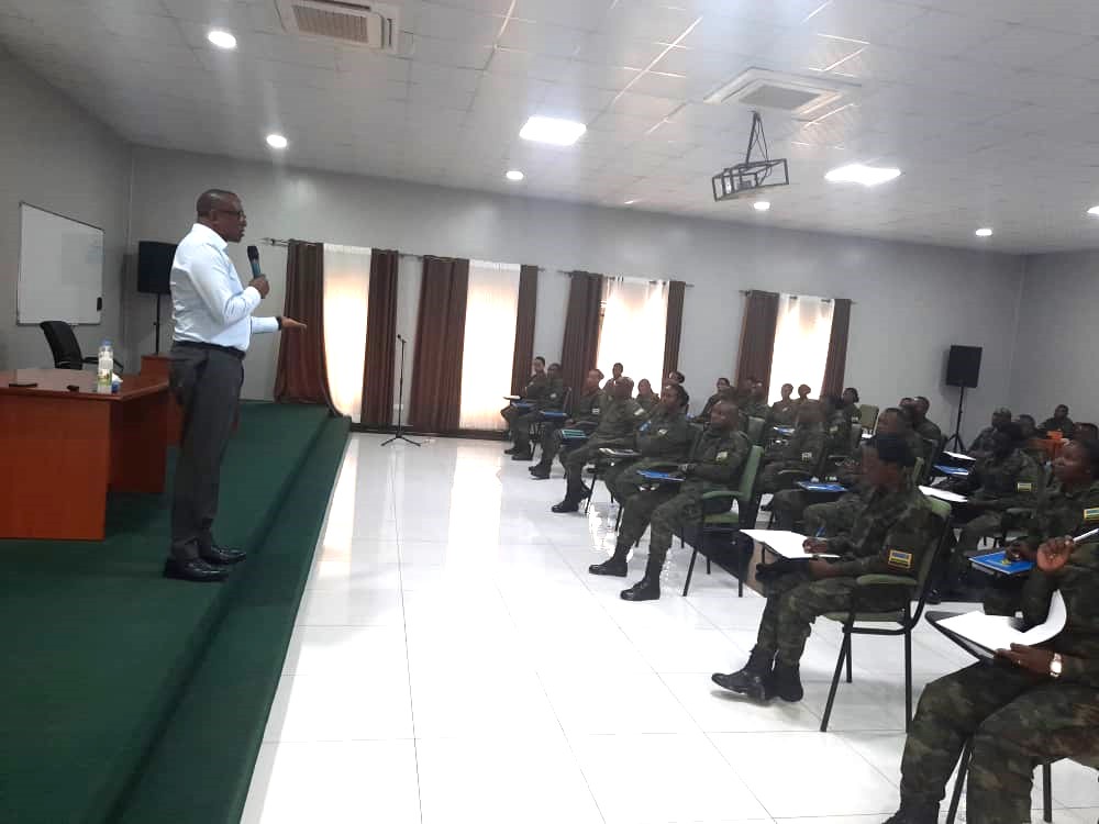 Minisitiri Dr Bizimana yagaragaje ko nta kindi gihugu cy’Afurika cyagize ibyago nk’u Rwanda