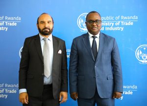 Minisitiri Ngabitsinze yakiriye Ambasaderi wa Pakistan mu Rwanda