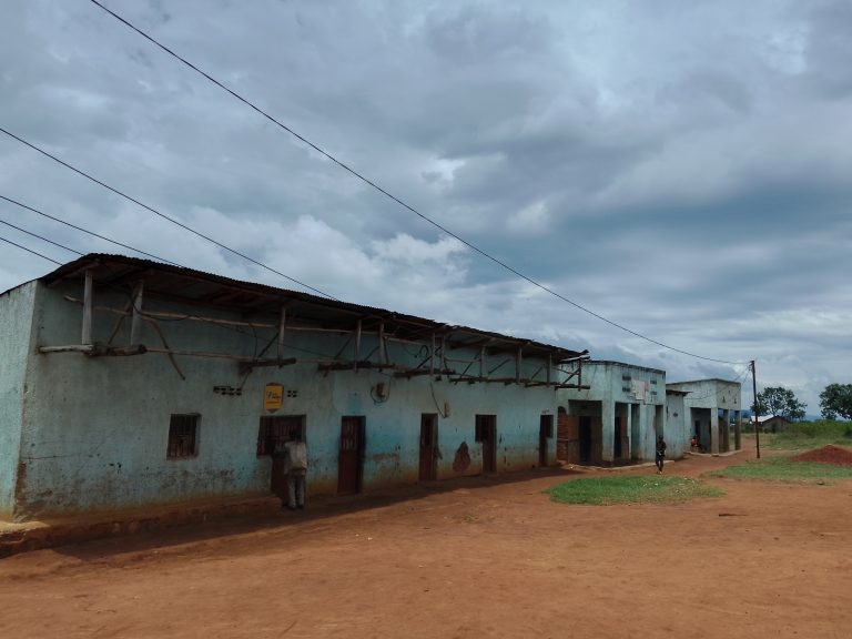 Kayonza: Abanyerondo bakubitwa n’abakora uburaya bitwaza n’ibyuma