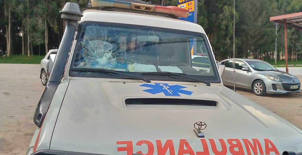 Ambulance y’Ibitaro bya Kabgayi yagonze abantu barakomereka
