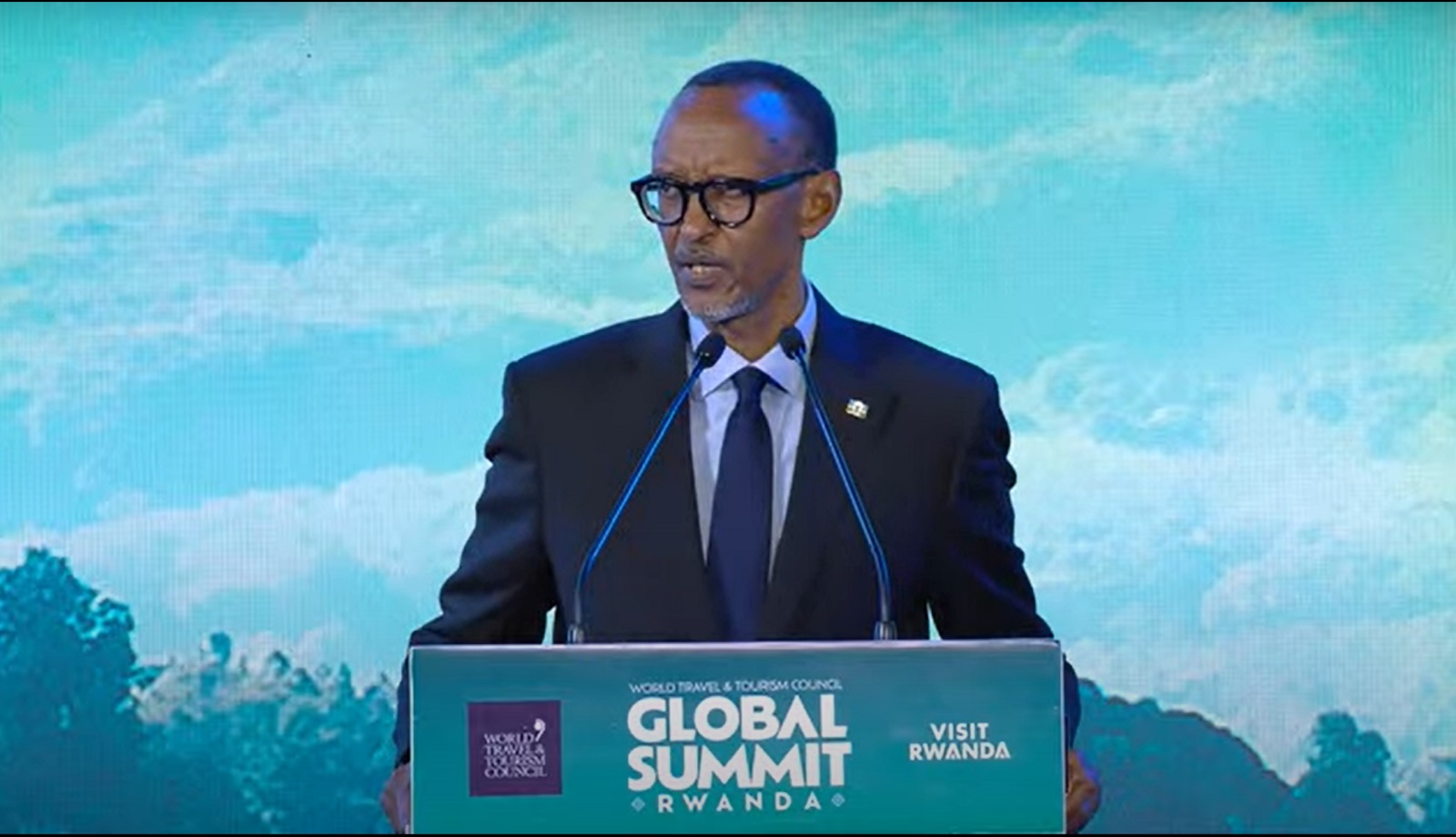 Uko u Rwanda rwabonye amahirwe y’ubukerarugendo rukiva mu bibazo
