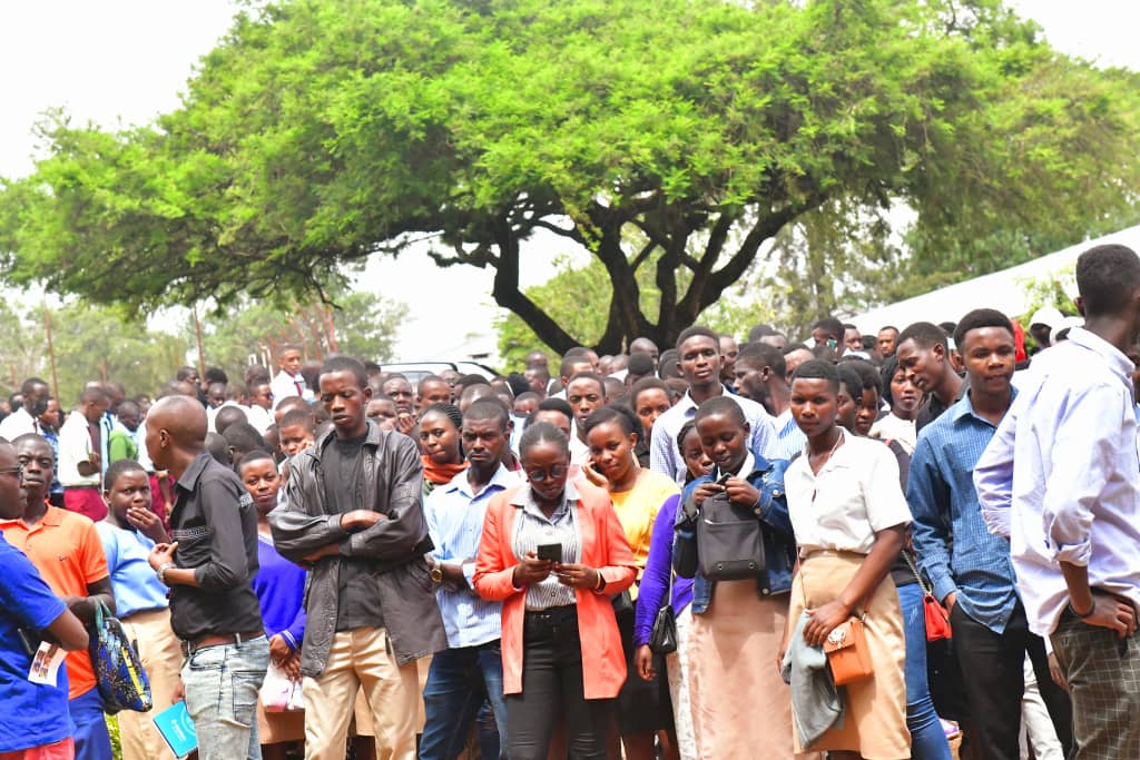 Huye: Urubyiruko 1000 rwahawe ubumenyi ku kwihangira imirimo