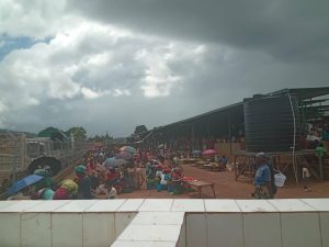 Rusizi:  Ibicuruzwa mu isoko rya Nyakabuye ahadasakaye byibasiwe n’umwanda