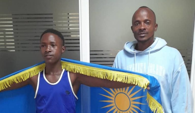 Boxing: Valentin Ntabangayimana yitabiriye irushanwa ry’abato muri Arumeniya