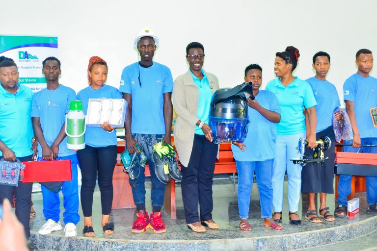 Muhanga: Urubyiruko 110 rurangije imyuga rwahawe ibikoresho by’asaga miliyoni 44 Frw 