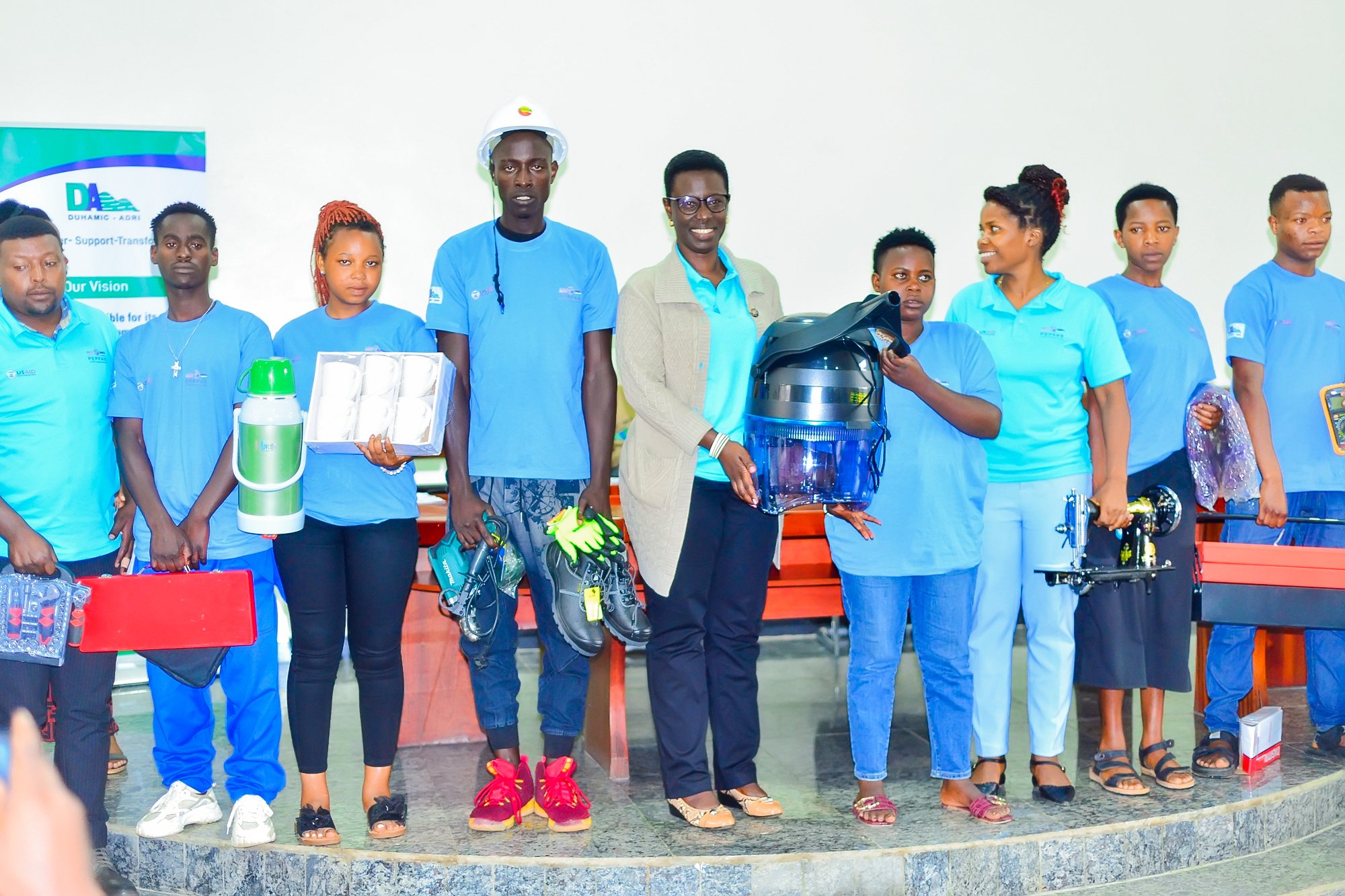 Muhanga: Urubyiruko 110 rurangije imyuga rwahawe ibikoresho by’asaga miliyoni 44 Frw 