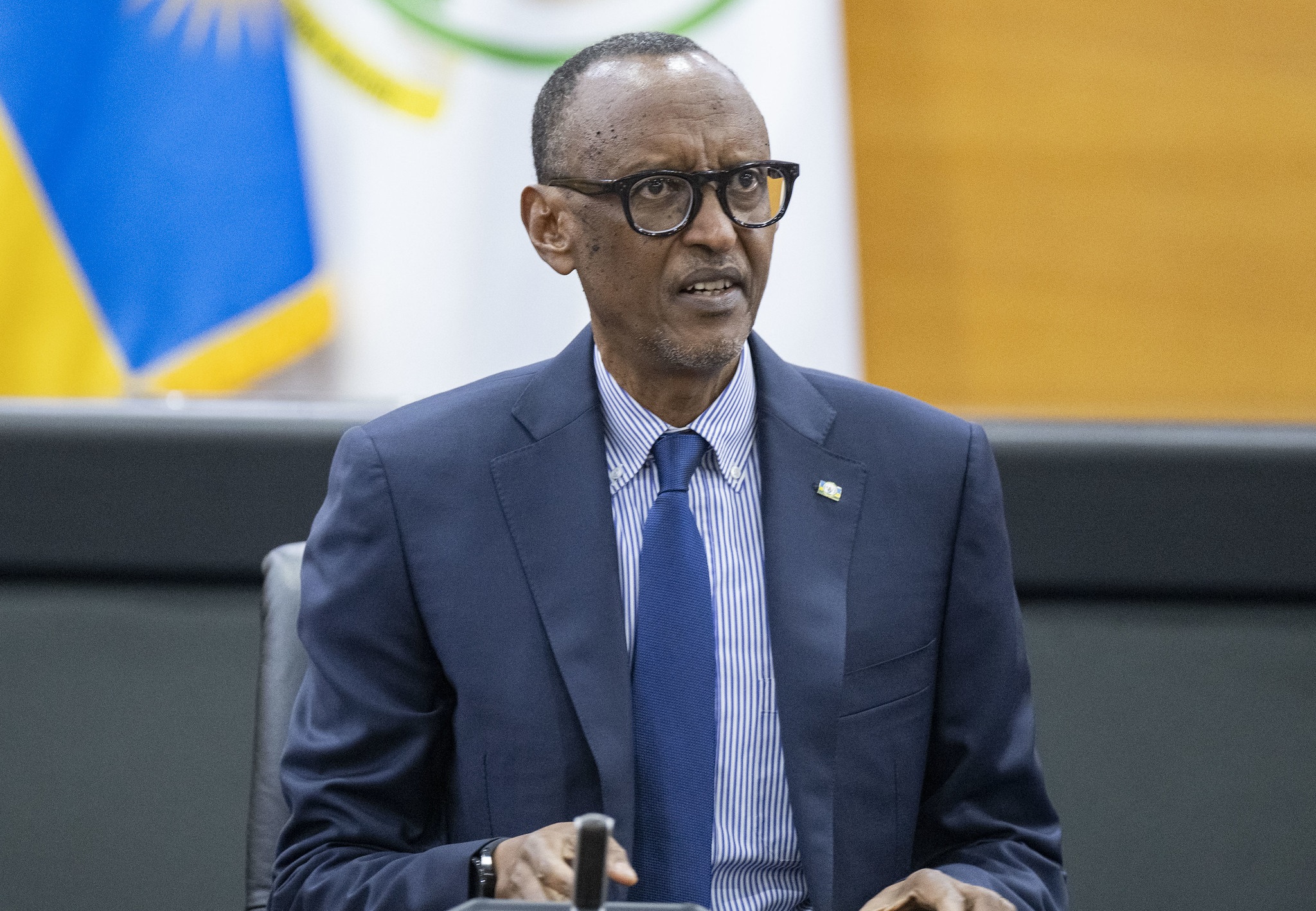 Perezida Kagame yakuyeho amafaranga yakwaga kuri serivisi zirenga 10