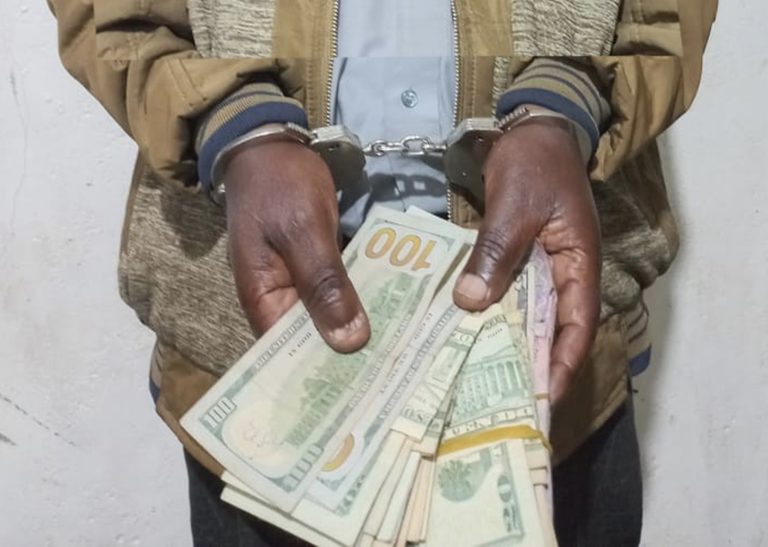 Abantu bane b’i Rubavu bafungiye kuvunja amafaranga mu buryo butemewe
