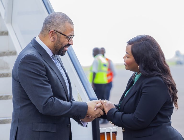 U Rwanda rwita cyane ku burenganzira bw’impunzi- James Cleverly