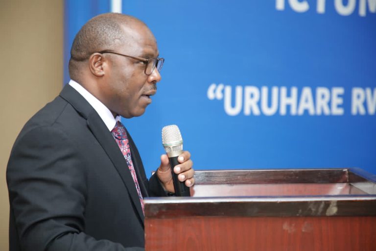 Mu itangazamakuru hashobora gucamo ruswa- MINALOC