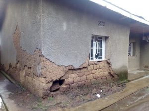 Ngoma: Inzu zubakiwe abarokotse Jenoside zirenga 900 zikeneye gusanwa