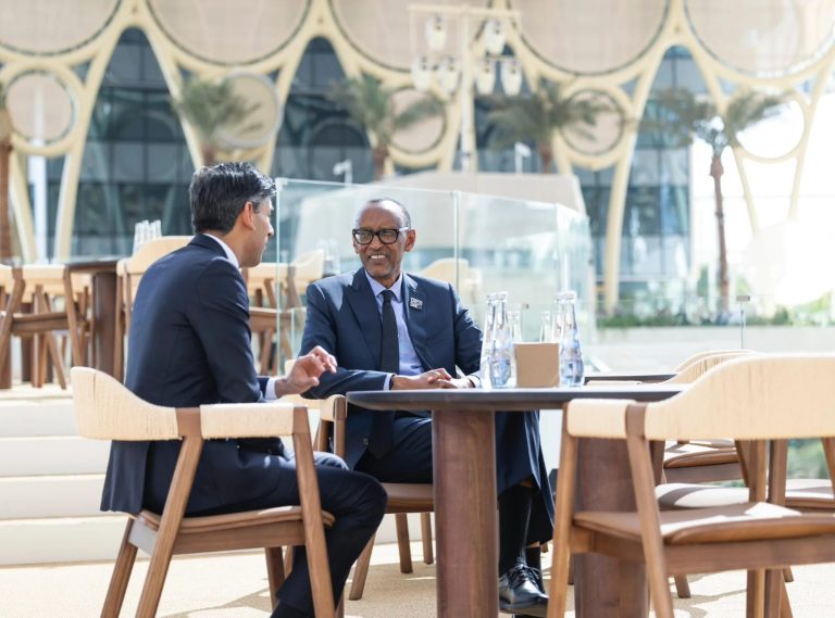 Perezida Kagame yaganiriye na Minisitiri w’Intebe w’u Bwongereza Sunak