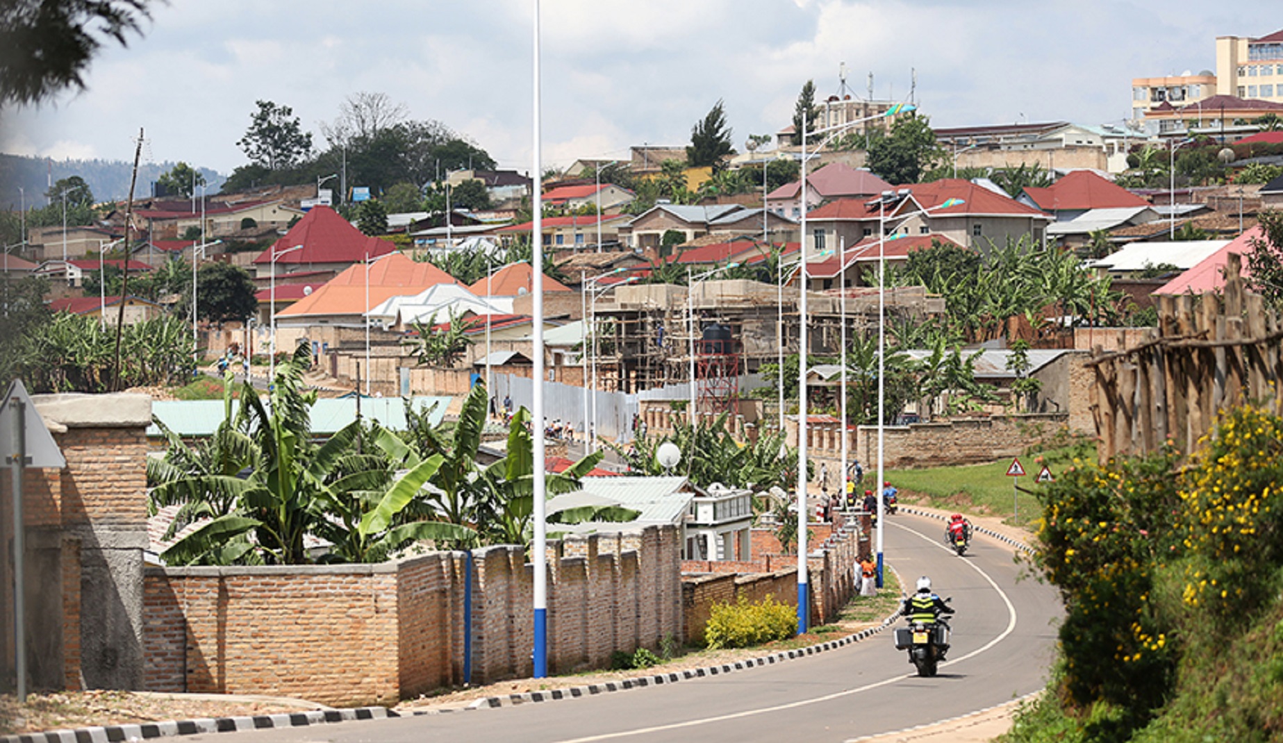 Muhanga: Babangamiwe no gusaba serivisi mu ruganiriro rwa Mudugudu