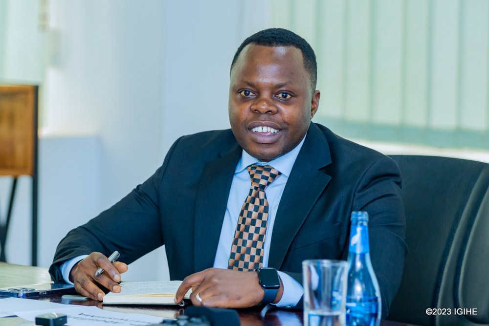 MINIYOUTH yongerewe inshingano z’ubuhanzi zikurwa muri MINUBUMWE