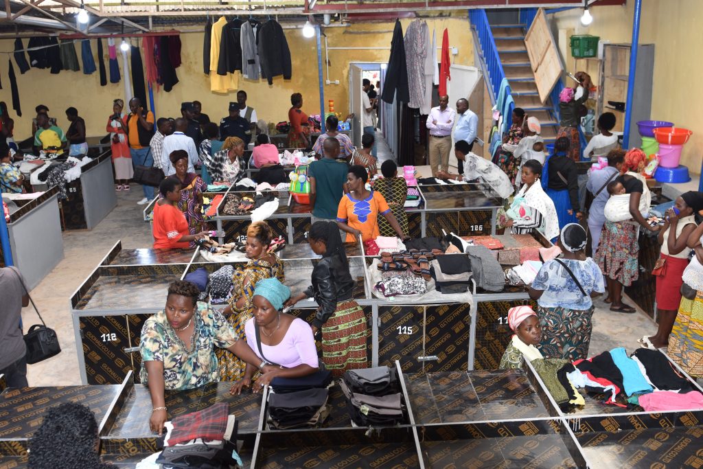 Umujyi wa Kigali wagaragarije abazunguzayi inyungu ziri mu kureka ubuzunguzayi