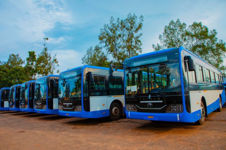 BRD yiyemeje gutera inkunga igurwa rya Bisi 300 zikenewe muri Kigali