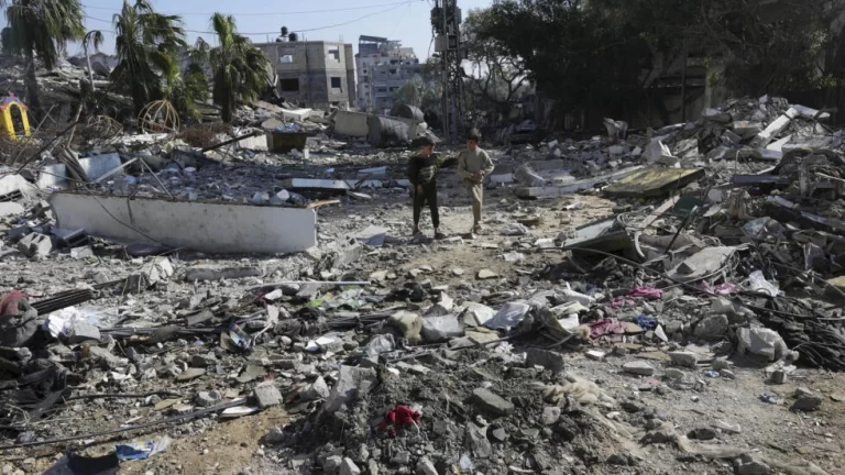 Isiraheli ikomeje kumisha ibisasu kuri Gaza byanahitanye abantu 5
