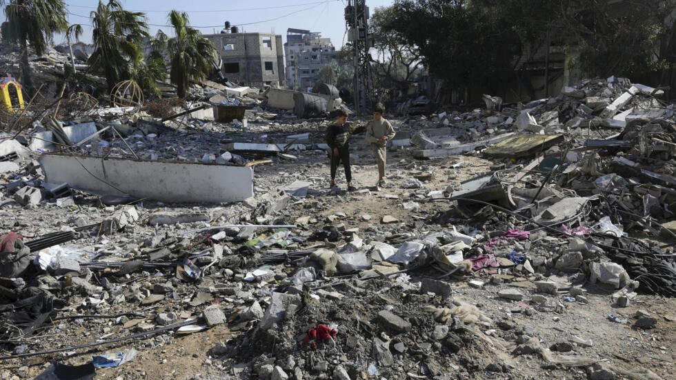 Isiraheli ikomeje kumisha ibisasu kuri Gaza byanahitanye abantu 5