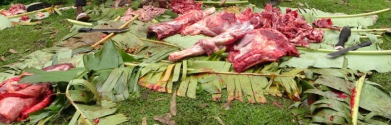 Musanze: Abacuruza inyama bahombywa n’abazunguzayi bazicuruza magendu